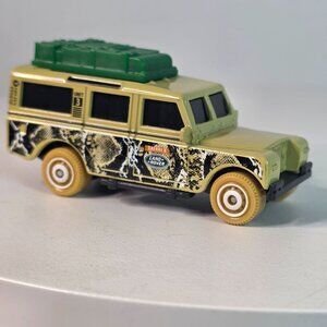 Matchbox 65 Land Rover Gen Ii Safari Die-Cast Model Car Jungle Safari Theme Matt